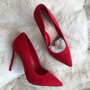 Red call it spring pumps